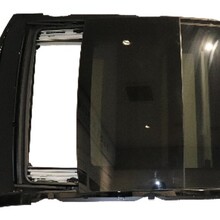 <p>パノラミックサンルーフ</p>